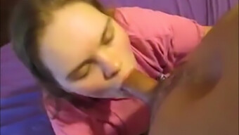 Shemale Lexi Får Sin Fisse Fyldt Af Sissy I En Varm Video