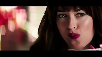 Dakota Johnson In Scene Sensuali Bdsm Da Cinquanta Sfumature Liberate