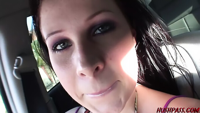 La Plantureuse Gianna Michaels Fait Une Fellation Pov Dans Une Camionnette Avant De Se Faire Baiser Fort