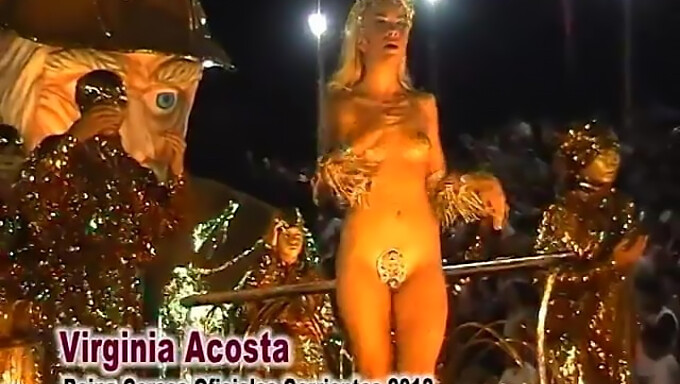 La Performance De Carnaval De La Beauté Blonde Virginia Acota À Corrientes, En Argentine