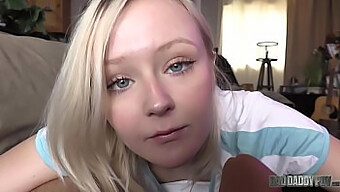 Natalia Queens Intense Møte Med Faren Sin I Desixvideo