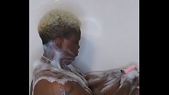 Wet And Wild: Ebony Milf'S Steamy Bath Time