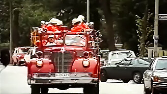 Delícia Vintage: Esposa E Universitária Em Uma Cena Escaldante