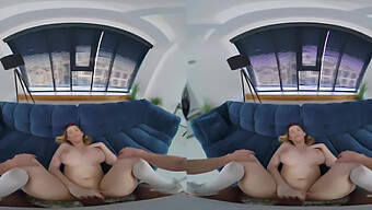 Sensuele Orale Seks Met Een Haarloze Vagina In Virtual Reality