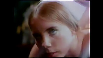 Carol Connors รับควยขนาดใหญ่ในวิดีโอ Deepthroat นี้