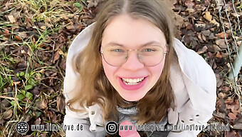 Outdoor Pov Handjob Und Blowjob Des Blonden Teens