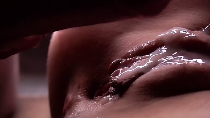 Enorme Cumshots In Close-Up Van Poesjes