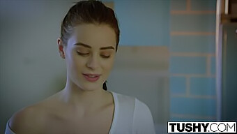 Inisiasi Anal Intens Lana Rhoades Dan Ejakulasi Di Wajah