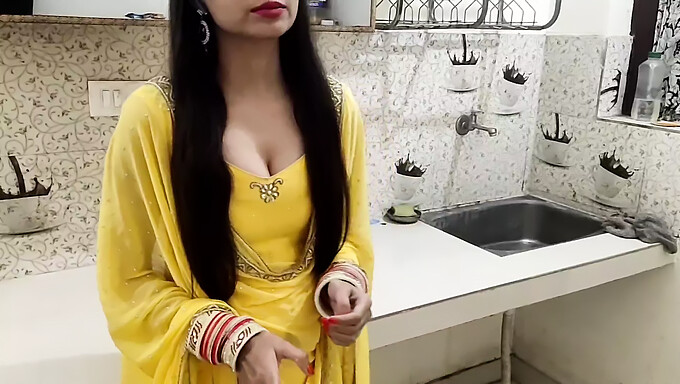 Esposa India Comparte Su Cuerpo Con Otro Hombre En Un Video Casero Caliente