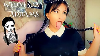 Wednesday Addams Hóa Trang Và Được Liếm Lỗ Đít Và Nuốt Sâu